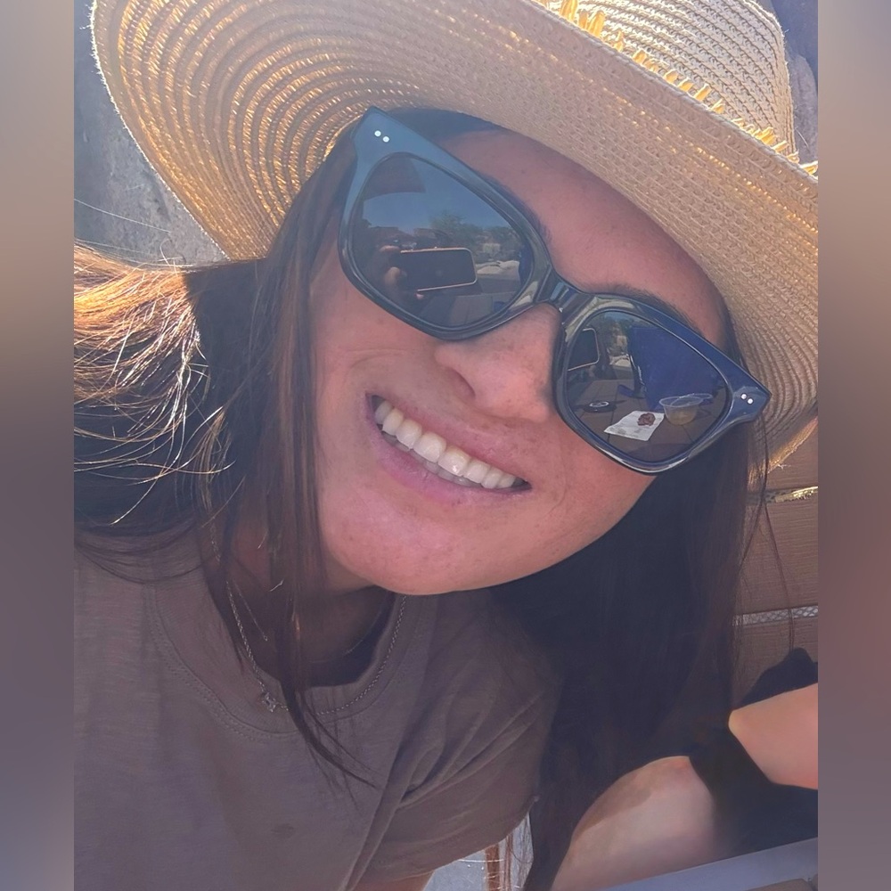 Meet your Posher, Carly